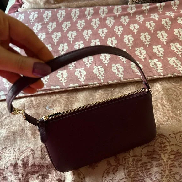 Cute Cole Hann Burgundy purse - Picture 3 of 6